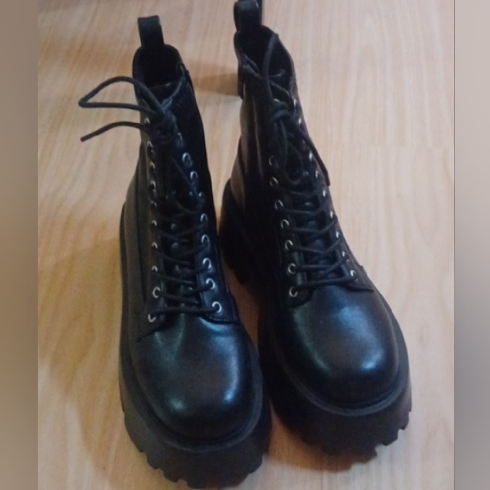 Steve Madden Black Chunky Boots, Sz 7